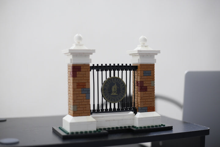 Lincoln Gates