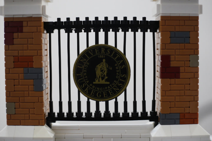 Lincoln Gates